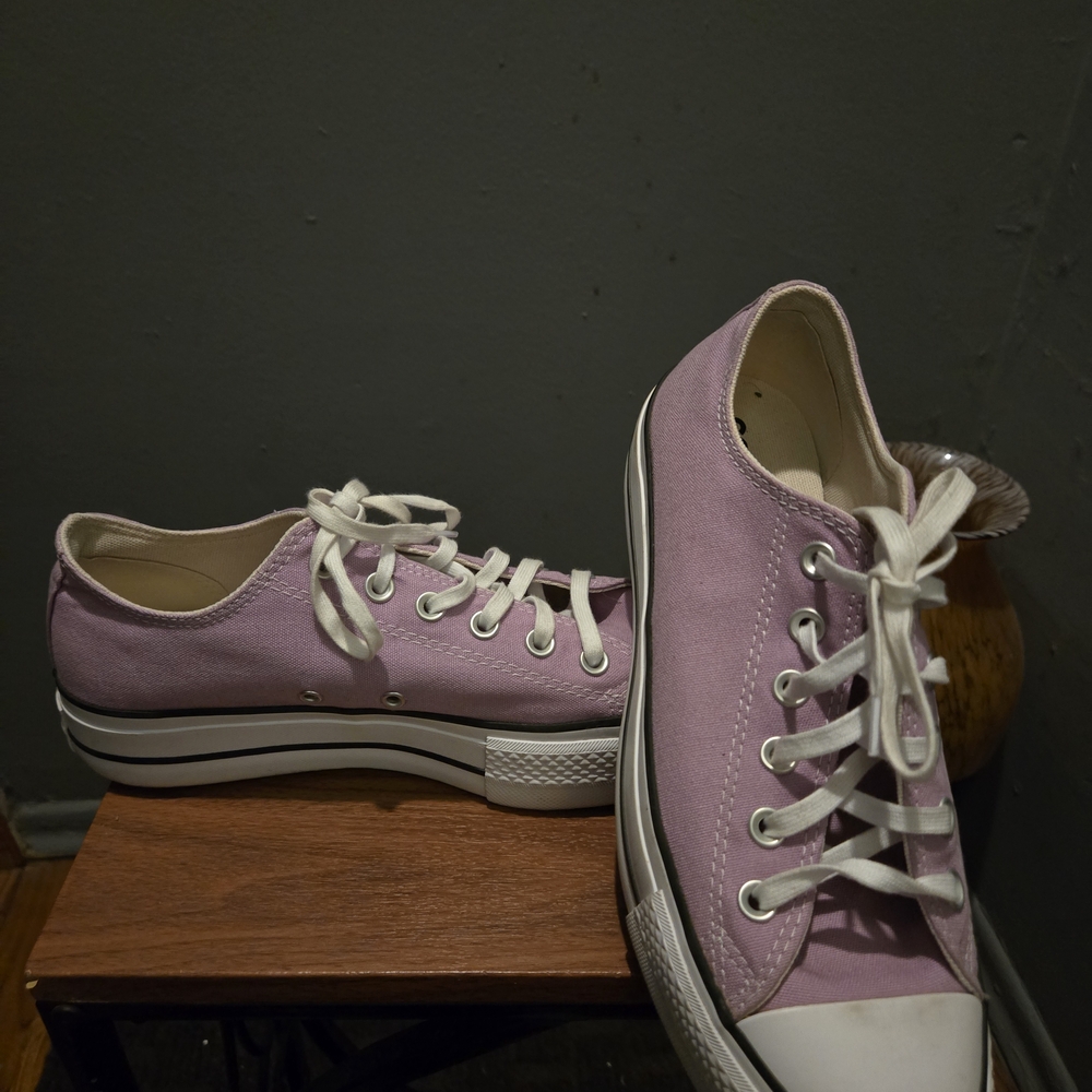 Women's Classic Converse Canvas Sneakers - Light Purple